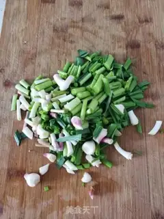 Make Garlic pasta step 0