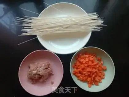 Make Carrot sauce noodles step 0