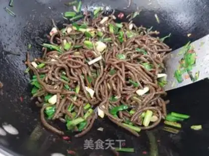 Make Garlic pasta step 2