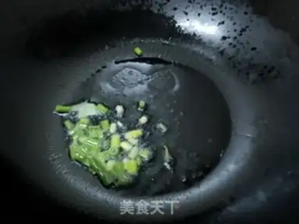 Make Tomato egg paste step 1
