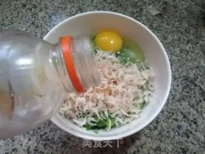 Make Shrimp skin, fried eggs step 3