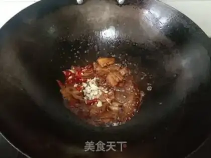 Make Go back to the pot and fry the onions step 5
