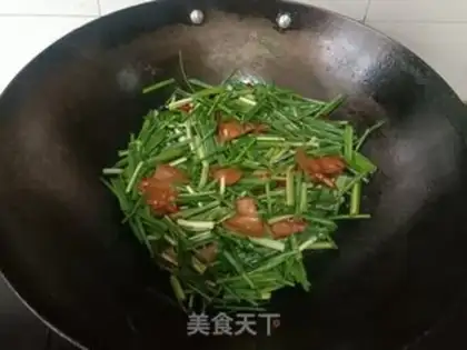 Make Go back to the pot and fry the onions step 6
