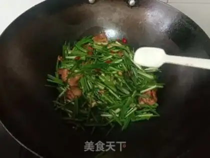 Make Go back to the pot and fry the onions step 7