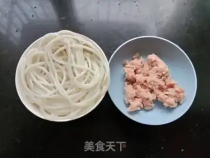 Make Meat sauce and rice powder step 0