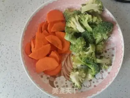 Make Shrimp fried broccoli step 1