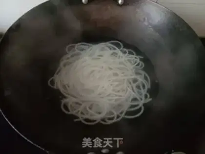 Make Meat sauce and rice powder step 7