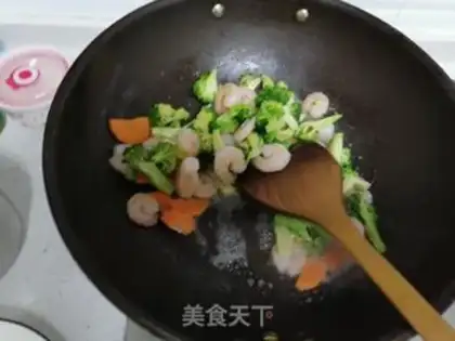 Make Shrimp fried broccoli step 5