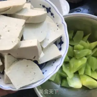 Make Spicy black fish tofu step 4