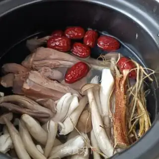 Make Five fingers, a peach, mushroom pigeon soup step 6
