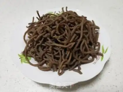 Make Garlic pasta step 0