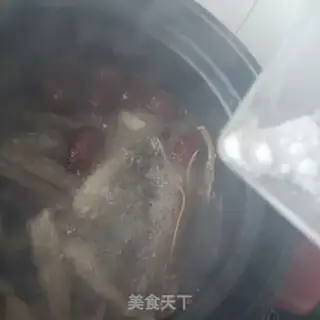 Make Five fingers, a peach, mushroom pigeon soup step 8