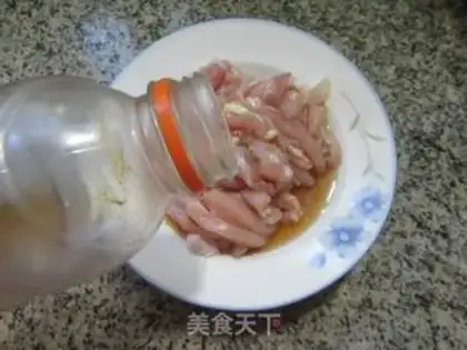 Make Scrambled chicken step 1