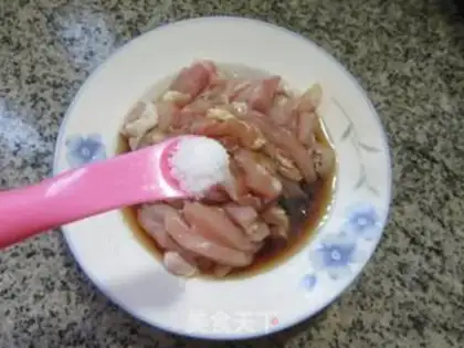 Make Scrambled chicken step 3