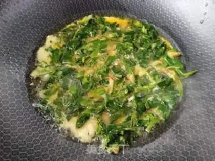 Make Scrambled eggs in front of the car step 6