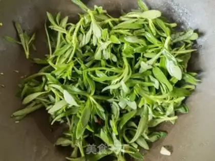 Make Little pepper garlic and cabbage step 5