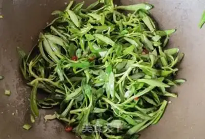 Make Little pepper garlic and cabbage step 6