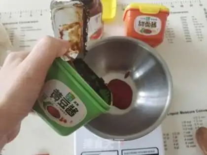 Make All-powerful egg sauce step 1