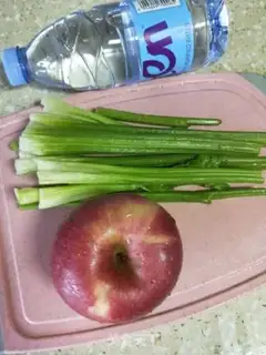 Make Celery apple juice step 0