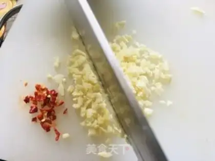 Make The golden mushroom fan, the garlic fan step 0
