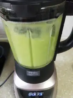 Make Celery apple juice step 4