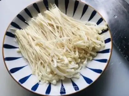 Make The golden mushroom fan, the garlic fan step 5
