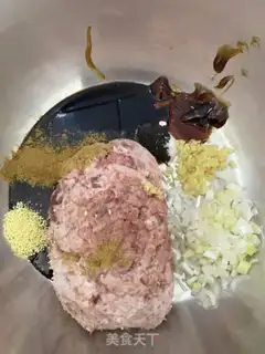 Make Pork casserole pie step 1