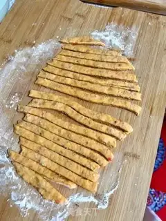 Make Tomato egg sticks step 2
