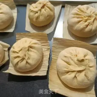 Make Pumpkin in front of the car step 21