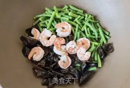 Make Shrimp in the corn bean step 7
