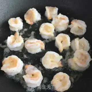 Make Shrimp tofu soup step 2