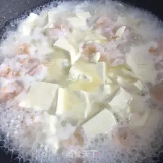 Make Shrimp tofu soup step 3