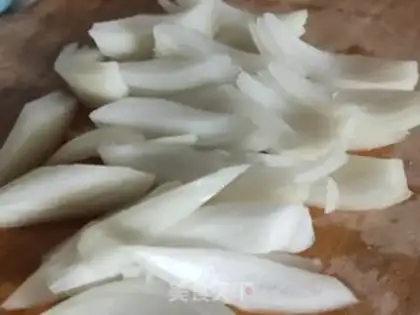 Make Onion wooded eggs step 1
