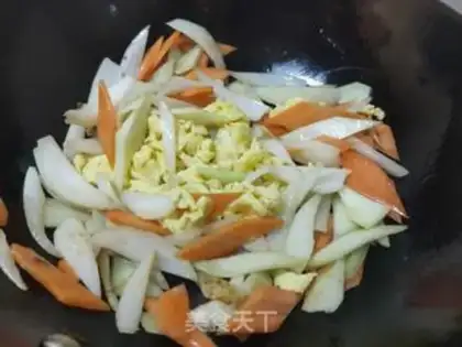 Make Onion wooded eggs step 6