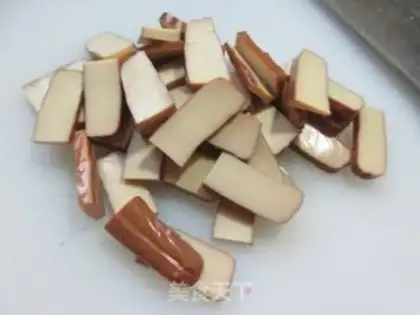 Make Scrambled eggs step 1