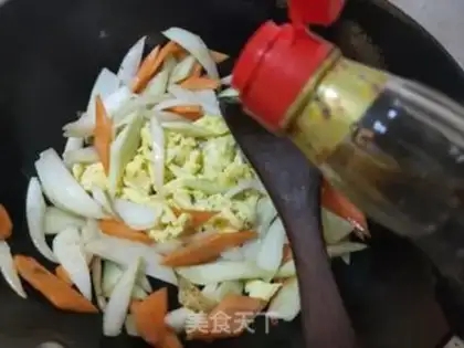 Make Onion wooded eggs step 7