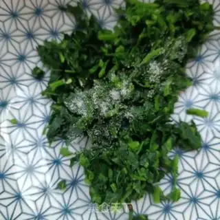 Make Coca-Face Eggs step 1