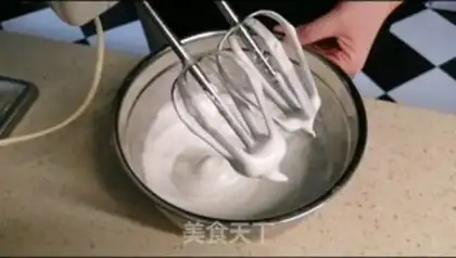 Make Chocolate-leaved fruit cake rolls step 8