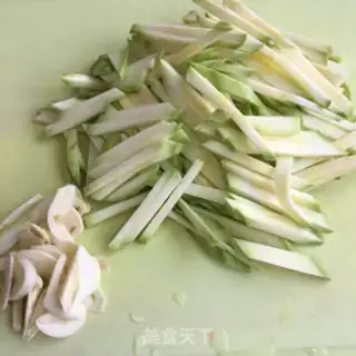 Make Garlic sauce step 0