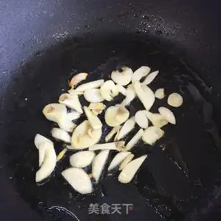 Make Garlic sauce step 1