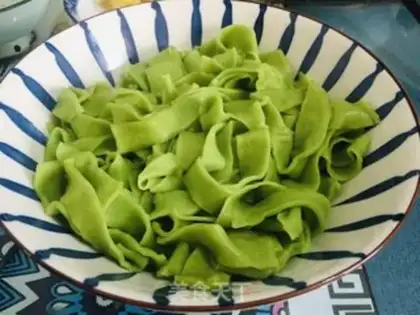 Make Garlic spinach noodles step 5