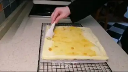 Make Chocolate-leaved fruit cake rolls step 20