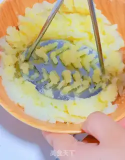 Make Low-carat potato ham cucumber roll step 2