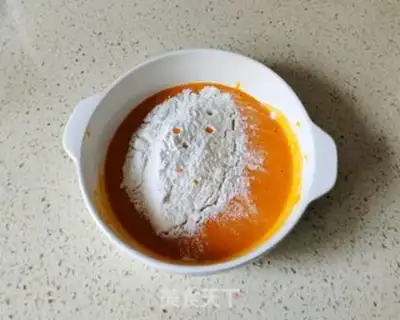 Make Six-inch pumpkin steam cake step 1