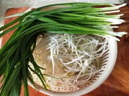 Make Soccer bean sprouts step 0