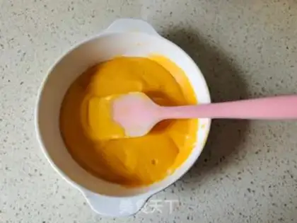 Make Six-inch pumpkin steam cake step 2