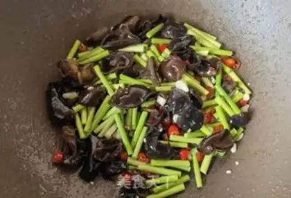 Make Garlic mussels step 11