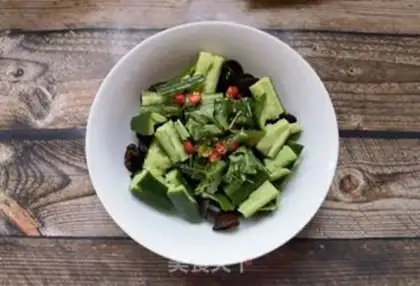 Make Dutch cucumber platters step 5