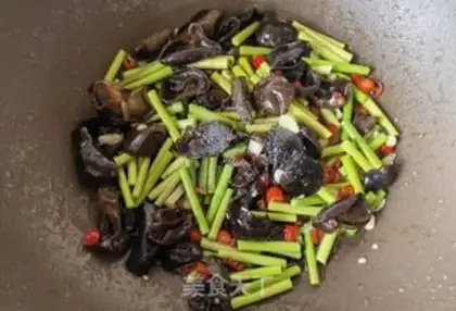 Make Garlic mussels step 12