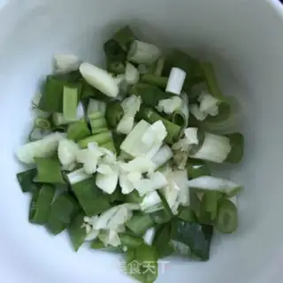 Make Garlic spicy sauce step 1